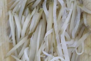 咸菜炒肉丝教程北方人餐桌上的一道道硬菜让咸菜疙瘩小资起来