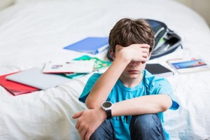 一回家就锁房门不是背叛而是郁闷了 一回家就锁房门不是背叛而是郁闷了