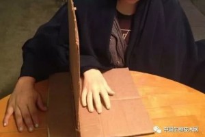 以假乱真剑桥科学家用橡胶手幻觉医治强迫症 以假乱真剑桥科学家用橡胶手幻觉医治强迫症