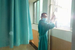 在ICU蛰居11年的冻龄女孩感谢网友传闻你们让我成为网红 在ICU蛰居11年的冻龄女孩感谢网友传闻你们让我成为网红