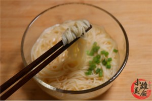 煮面条时用开水或冷水煮都不对教你正确做法面条筋道又弹口 煮面条时用开水或冷水煮都不对教你正确做法面条筋道又弹口