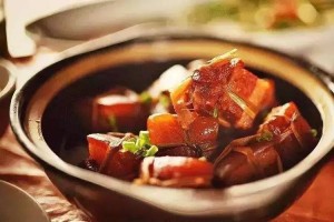 美食精选私房东坡肉青椒仔排杂蔬肉片煲青椒酿肉的做法