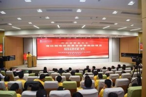 河南救助贫穷脊柱侧弯患者