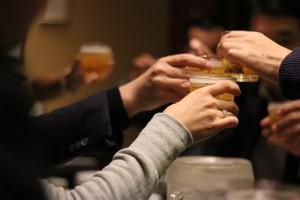 新年喝酒有用攻略健康的喝酒方法与你本身有关