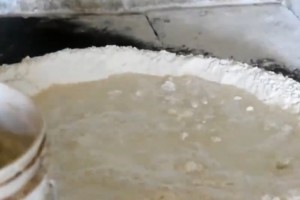 印度小哥用煎饼做饺子10个只需三块钱网友来我国开店吧