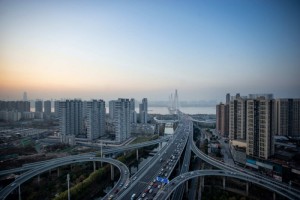 新式冠状病毒来了每天疫情人数攀升专家正视疫情信息不用惊惧