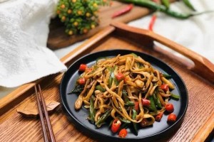 怎么做小炒杏鲍菇的做法加配方养分丰厚味道鲜美的净素食