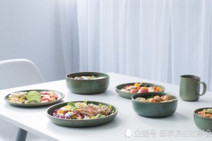 我国每天一万人确诊癌症医师劝告想长命四种隔夜菜撤下餐桌