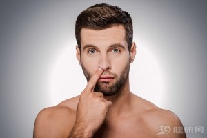 强制挖鼻综合征爱挖鼻孔的人或早或晚身体要接受3个结果