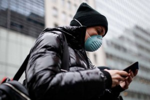 无脑的做法更多的美国人开端进犯亚洲人特别是在网上